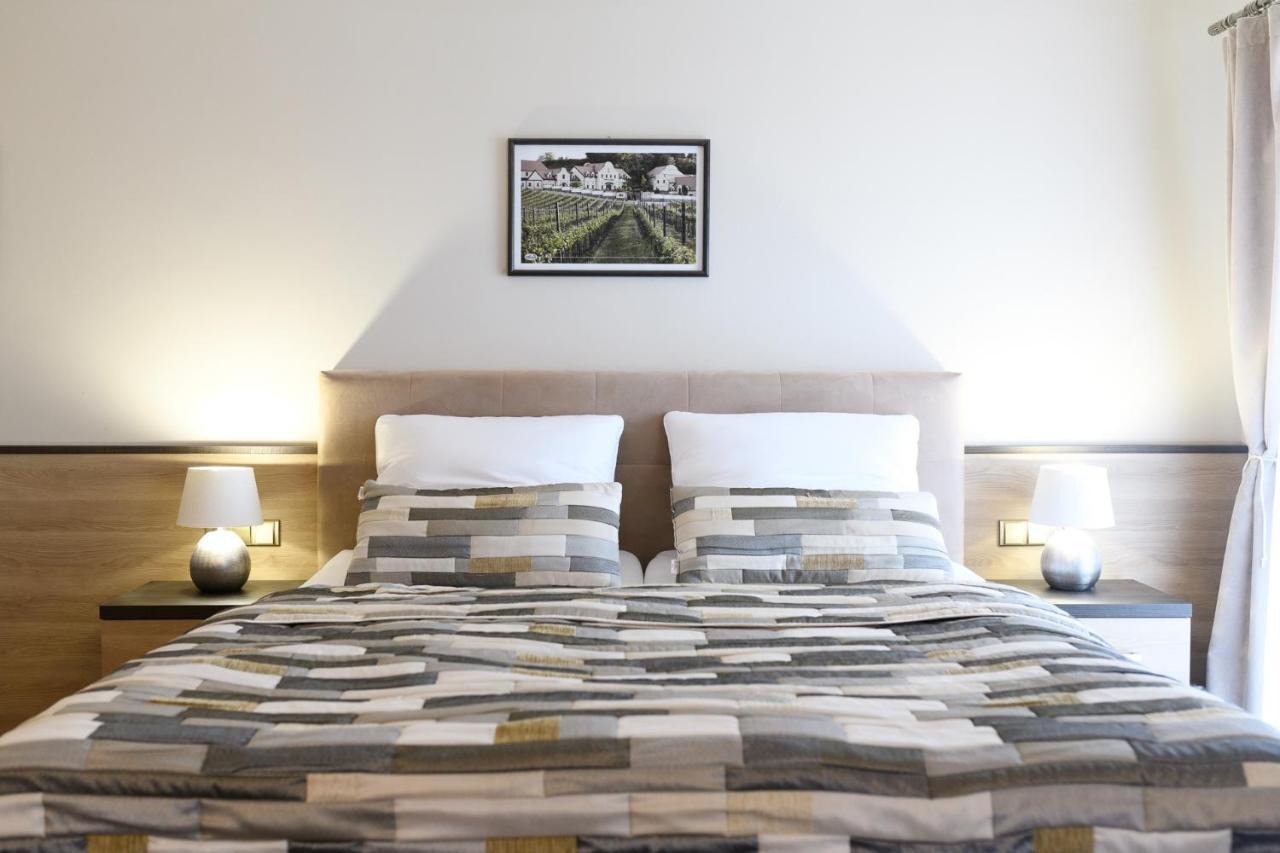 Vinarstvi U Kaplicky Hotel Zajeci Luaran gambar