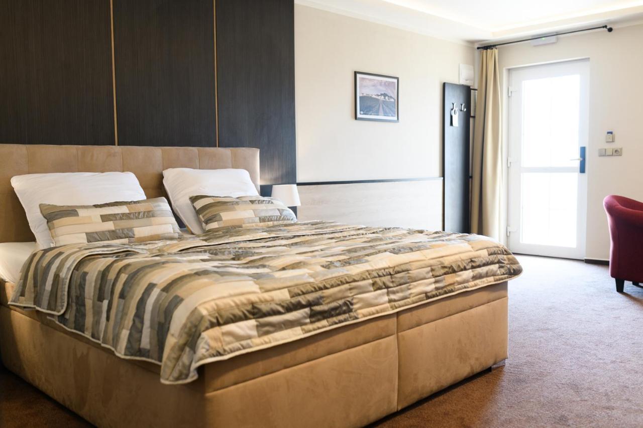 Vinarstvi U Kaplicky Hotel Zajeci Luaran gambar