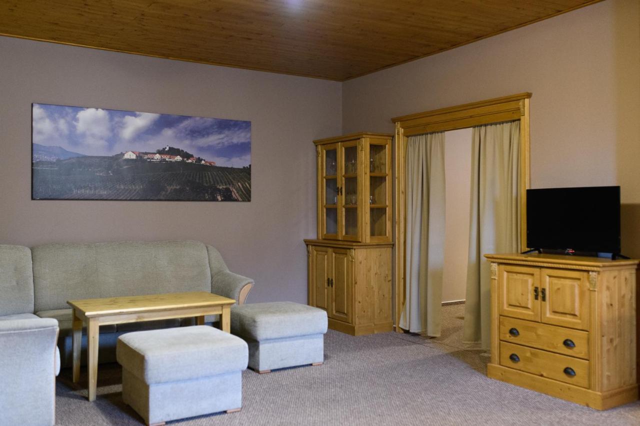 Vinarstvi U Kaplicky Hotel Zajeci Luaran gambar