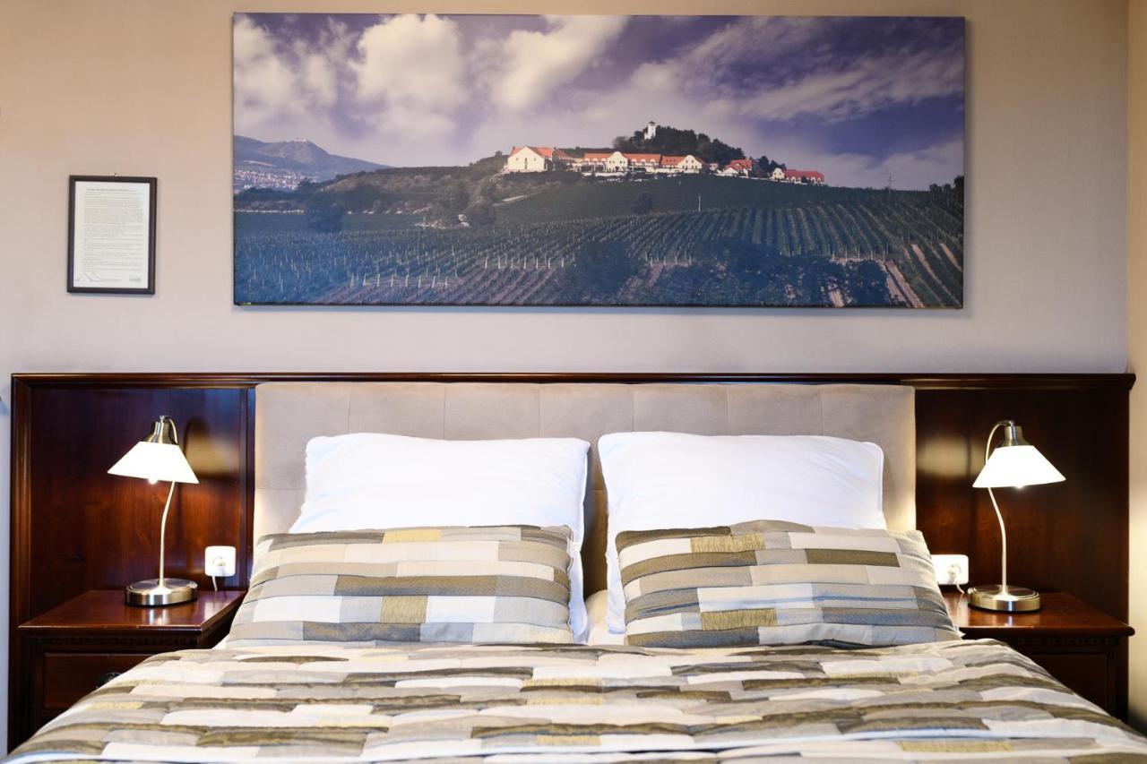 Vinarstvi U Kaplicky Hotel Zajeci Luaran gambar